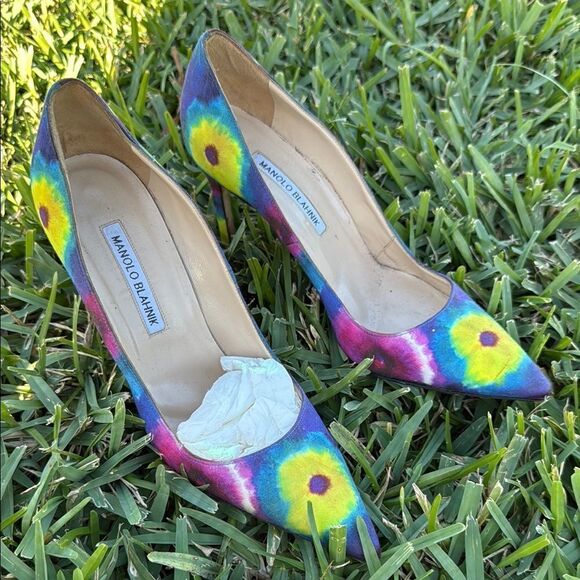 Manolo Blahnik Shoes - Manolo Blahnik Multicolor Women's Shoes Tie Dye Heels - Like New Size 38 1/2